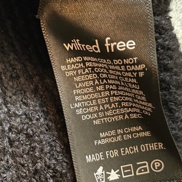 ARITZIA - Wilfred Free Wolter Sweater in BLACK - Picture 12 of 13